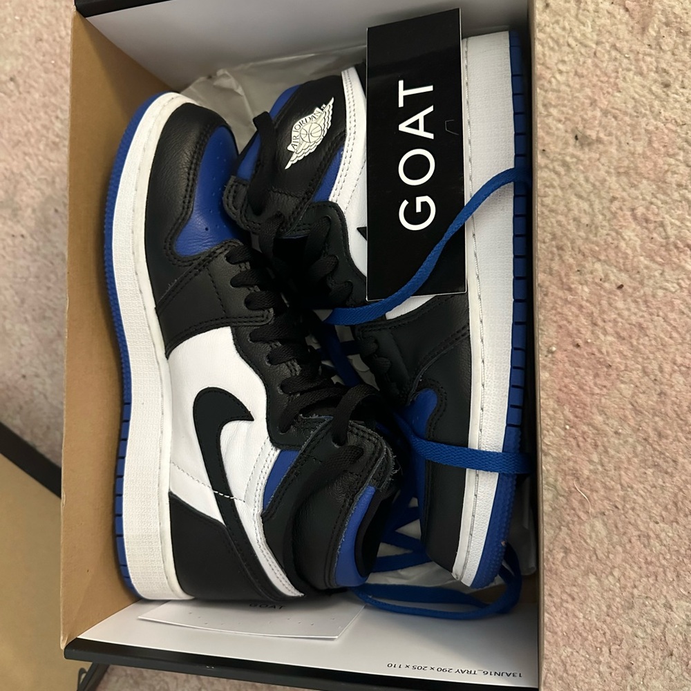 Blue Nike Air Jordan 1 size 6 youth